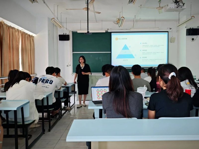 选择企业管理咨询：深度对比与明智抉择